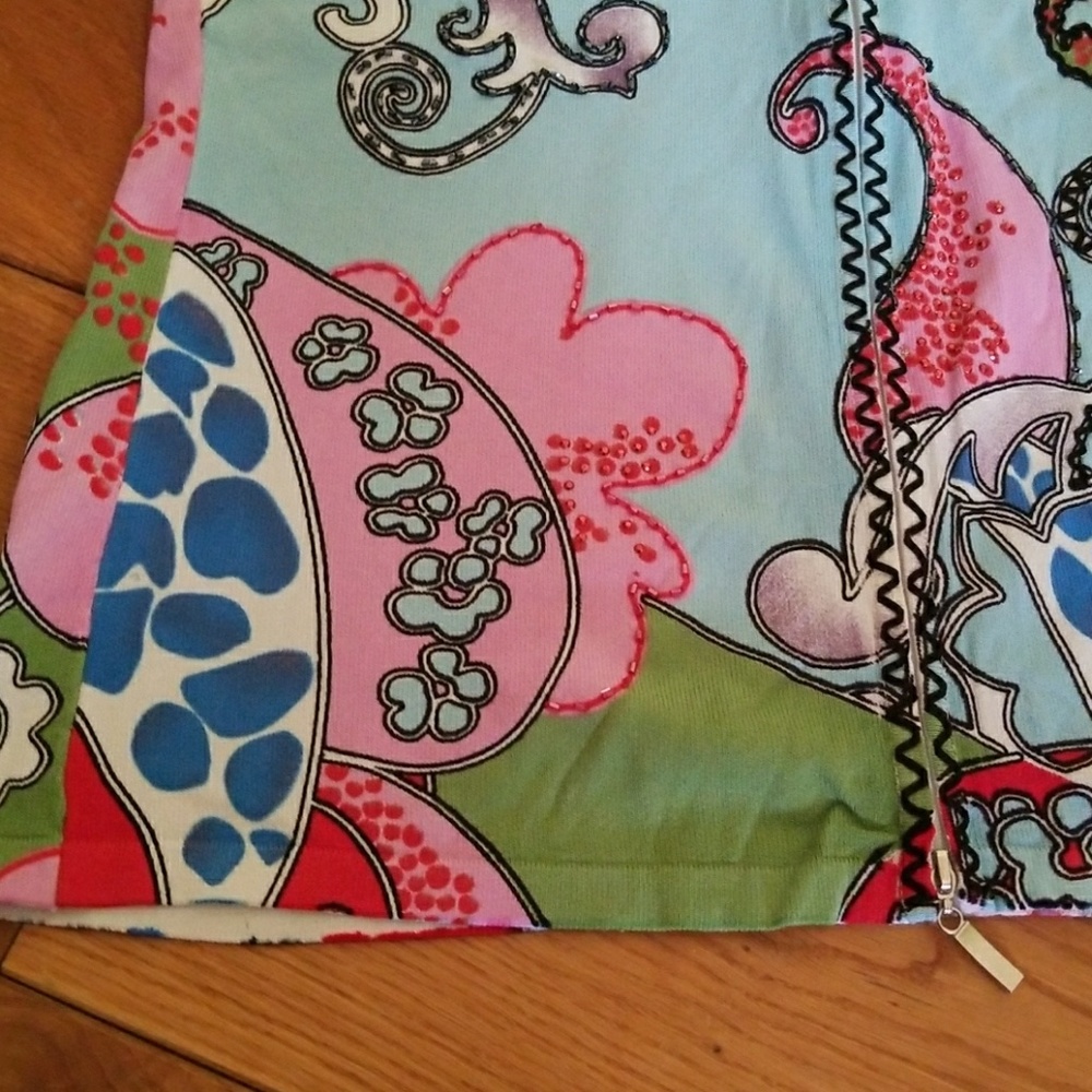 Top - Picture 2 of 5